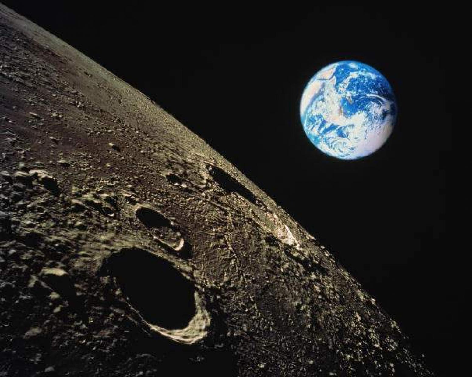 Про космос луна. Луна (Планета). Луна вид из космоса. Фото Луны. Луна в космосе.
