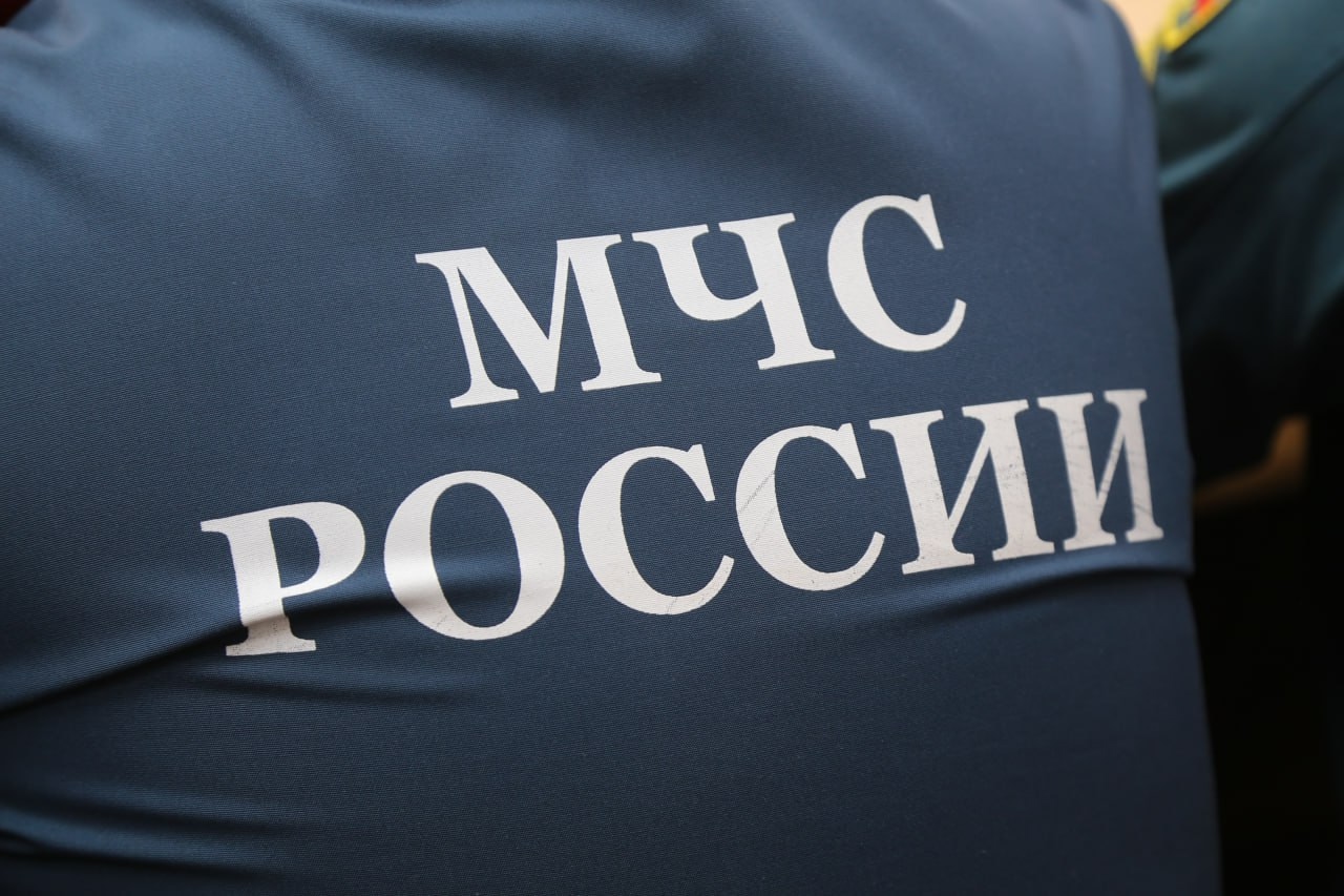 Слюсарь: в Азове повреждены два судна после атаки более 100 украинских ...