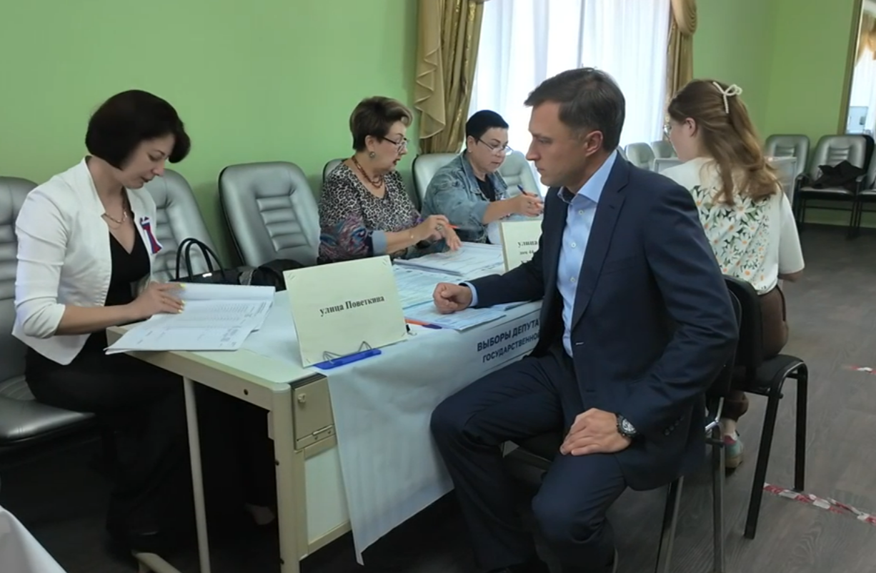 Алексей Штаничев проголосовал на выборах в Госдуму