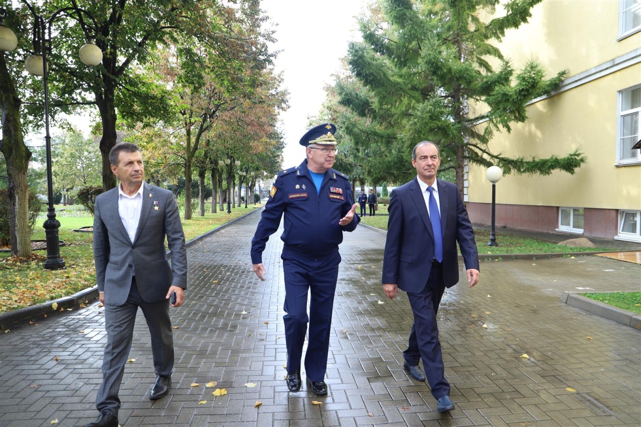 В Краснодаре Юрий Бурлачко оценил подготовку кадетов к службе