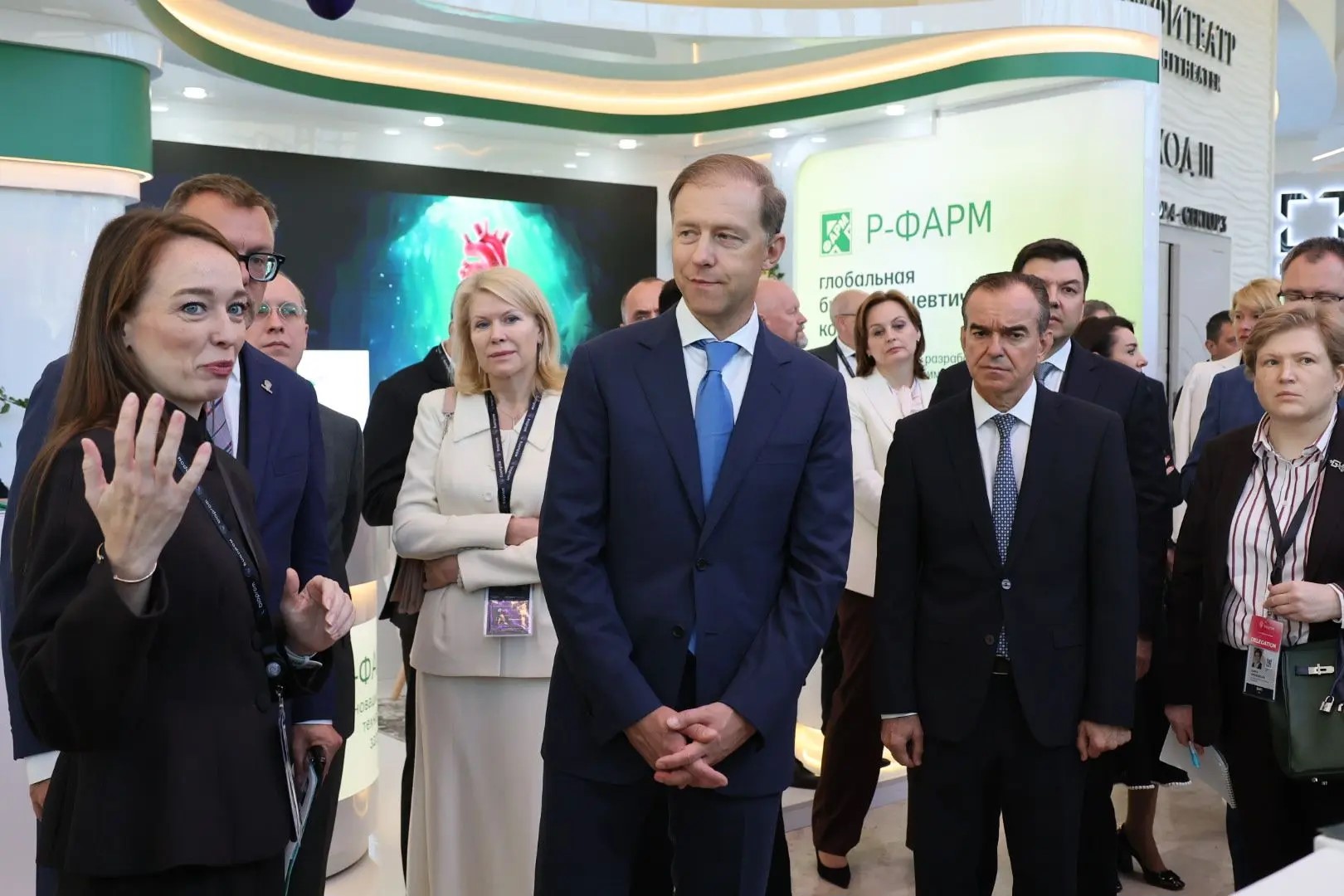 Денис Мантуров оценил разработки ученых Краснодарского края на выставочной экспозиции форума «Биопром»