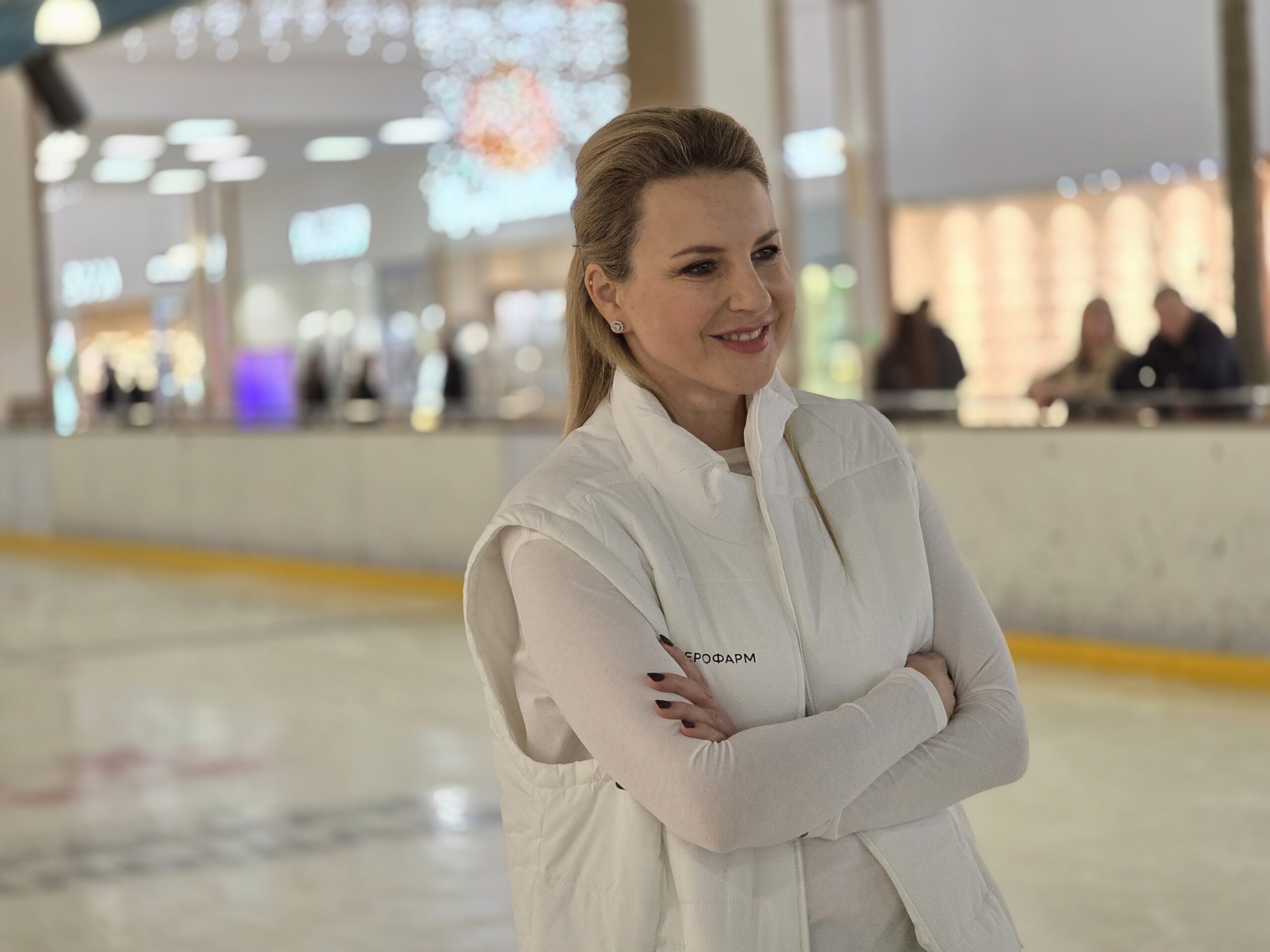 Изображение к статье: «Я легко соблазняюсь на еду»: фигуристка Ирина Слуцкая поделилась секретами похудения, прокатилась на коньках и открыла именную звезду в Краснодаре